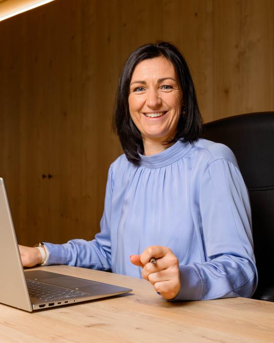 Wendy aan bureau 